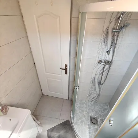 法多拉公寓 蒂豪尼