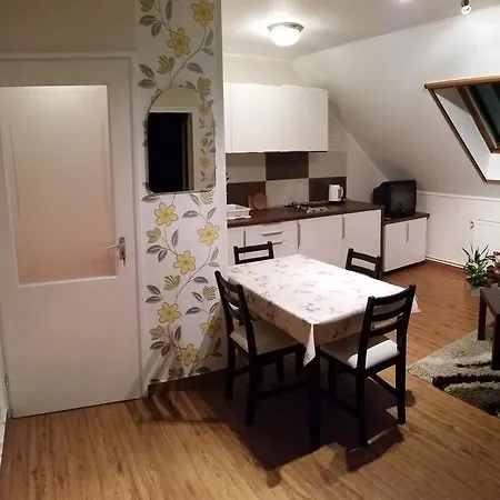 Fadora Apartman *