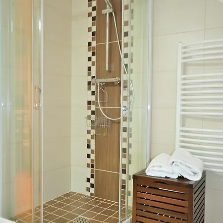 Fadora Apartman *